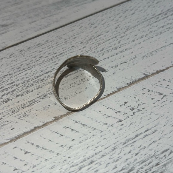 Vintage Abalone Shell Ring Size 9 - Picture 2 of 4